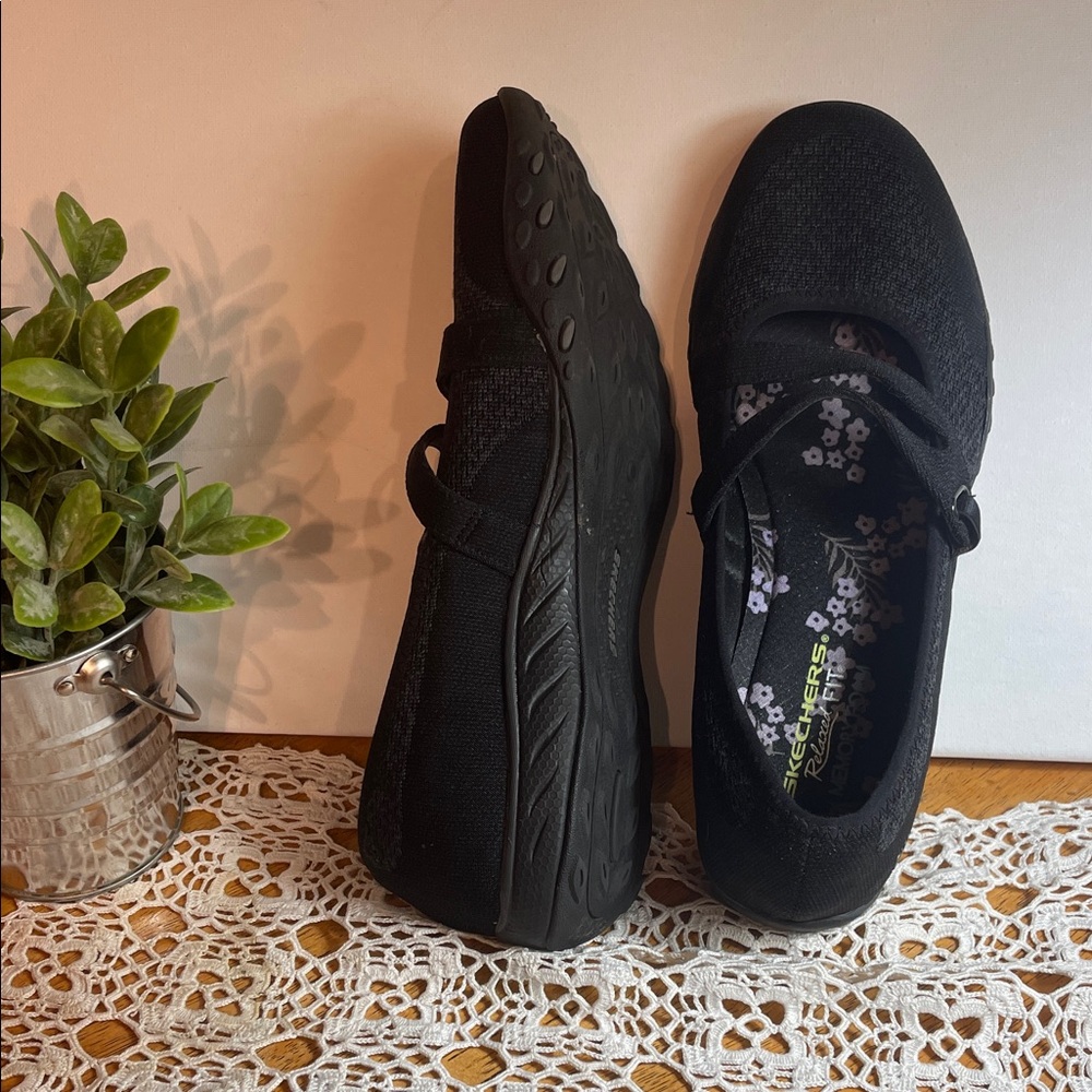 Skechers Women's Black Flats with Floral Insole